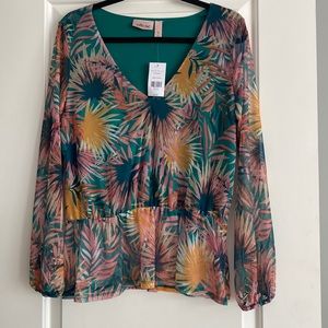 Brand new with Tags blouse from Buckle. Brand is Willow & Root.